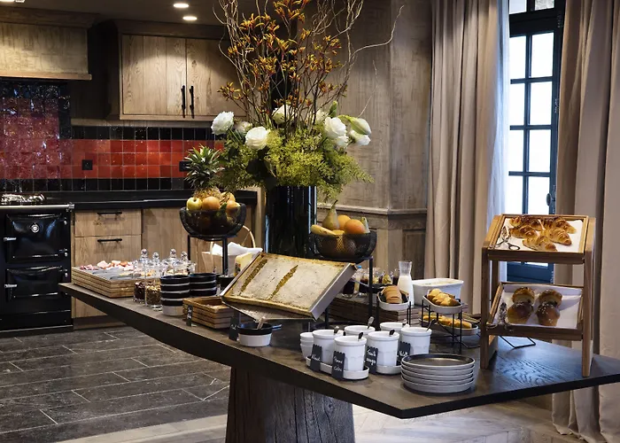 Saint-Delis Hotel & Spa - La Maison Du Peintre - Relais & Chateaux