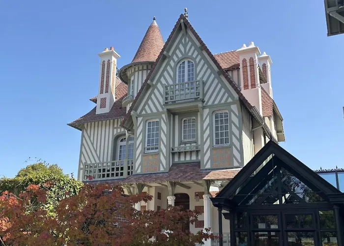 Villa Augeval Hotel De Charme & Spa